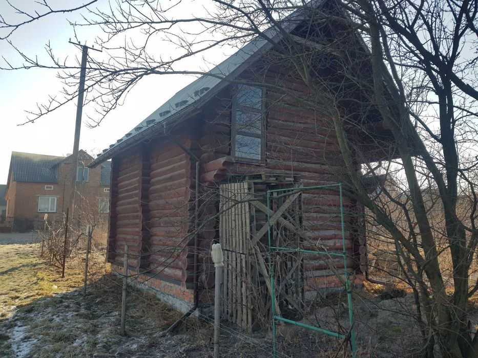 Будиночок зі зрубу та земельна ділянка 15 сот. с. Забужжя
