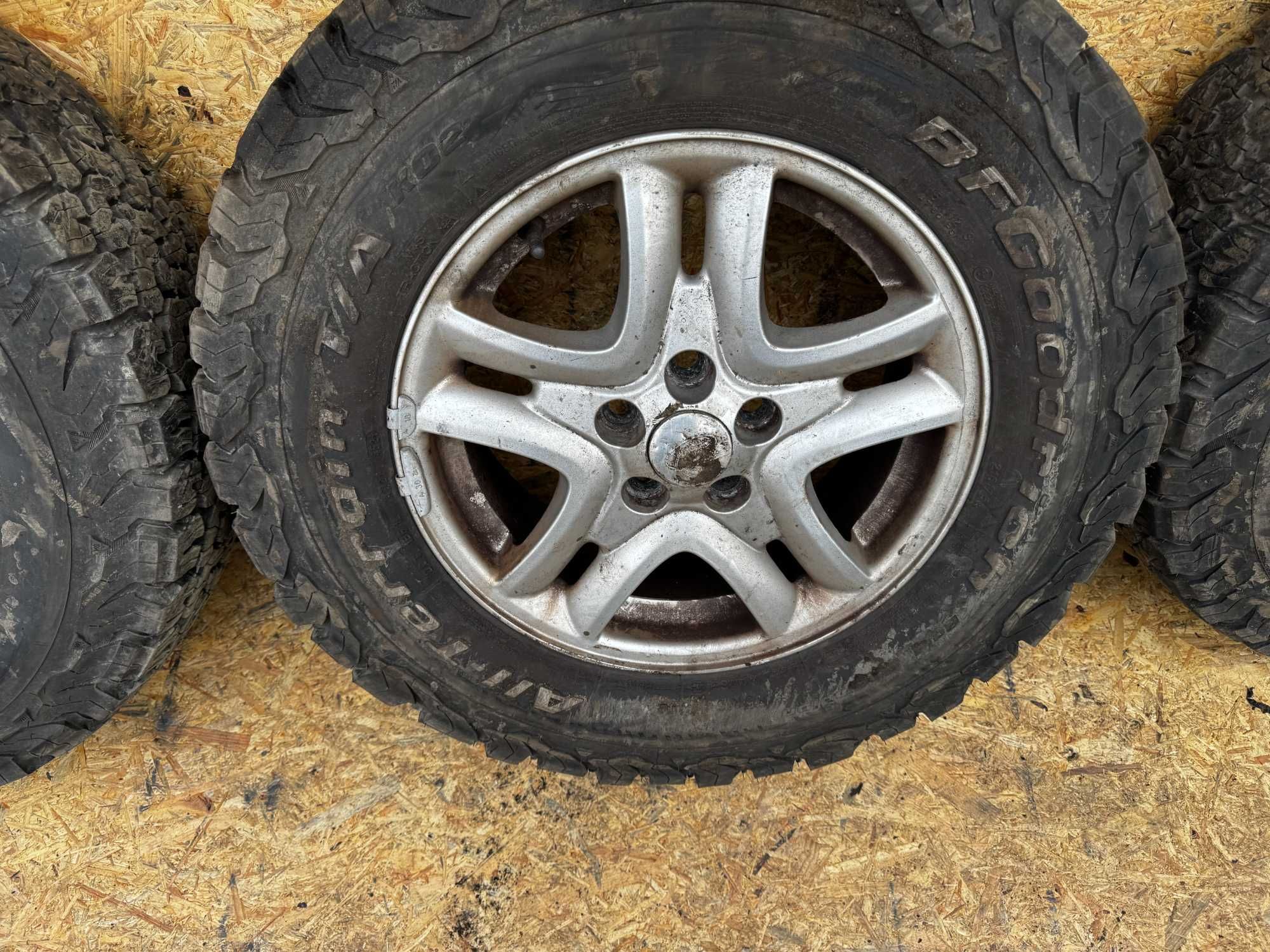 Felgi rang rover I 16' + opony komplet