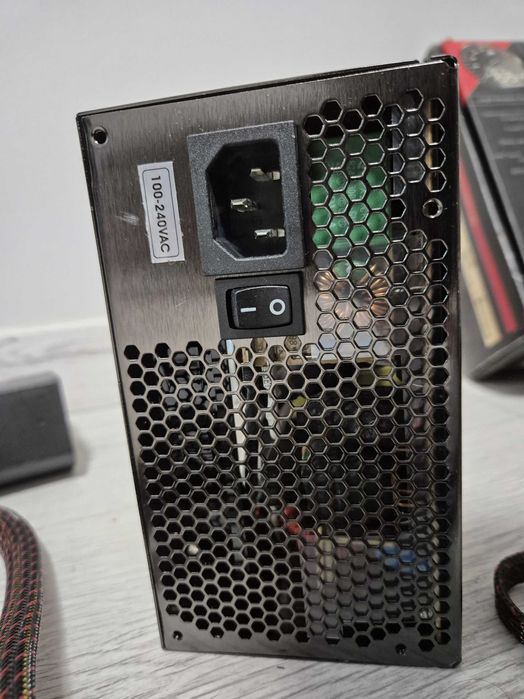 новий блок живлення модульний 625W Sapphire PURE добротний. Trade-IN