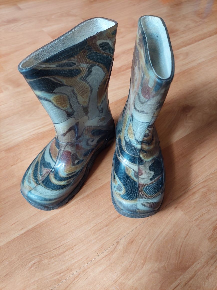 Buty chłopięce 5 par r.23