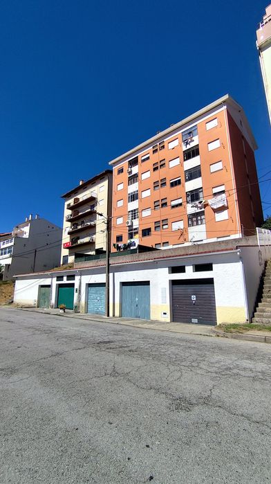 Garagem para Arrendamento no Centro de Seia