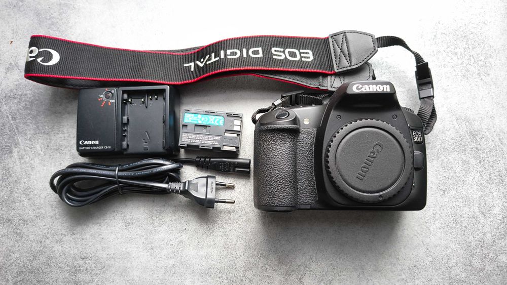 Canon 30D piękny stan.