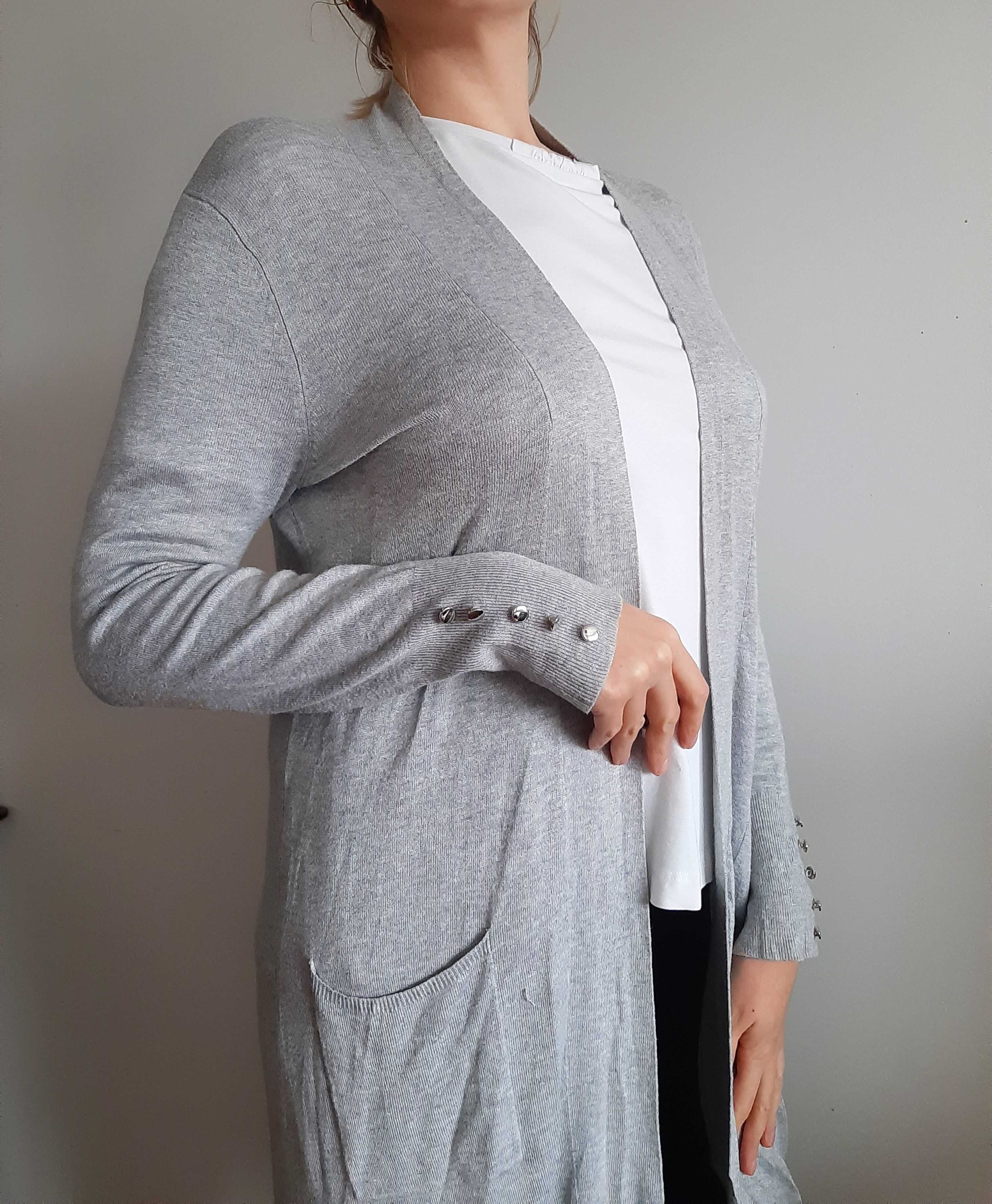 Długi otulający sweter z wiskozy narzutka M