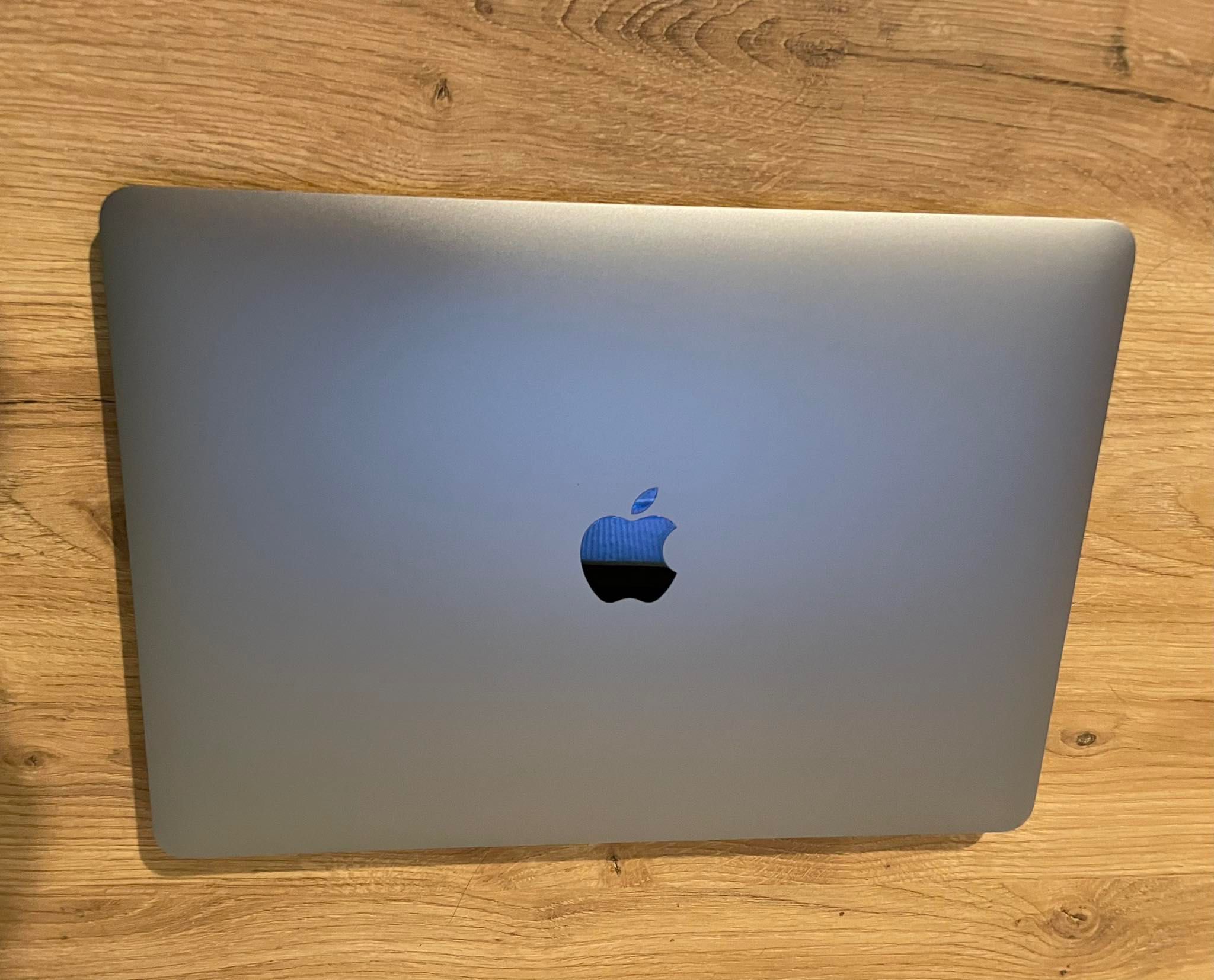 MacBook Air (Retina, 13-inch,2018) A1932, 8 RAM, 256 dysk