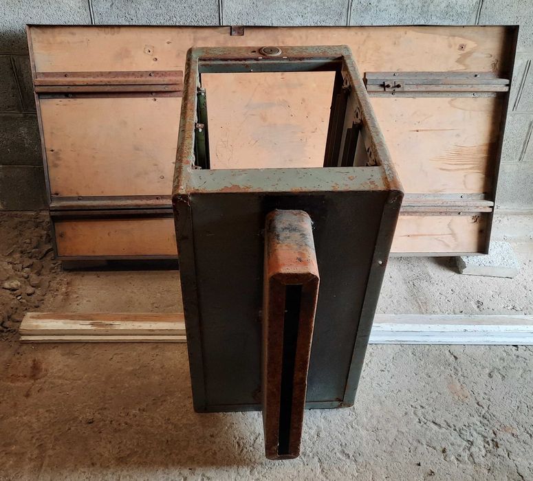 Стіл верстак радіомонтажний слюсарний