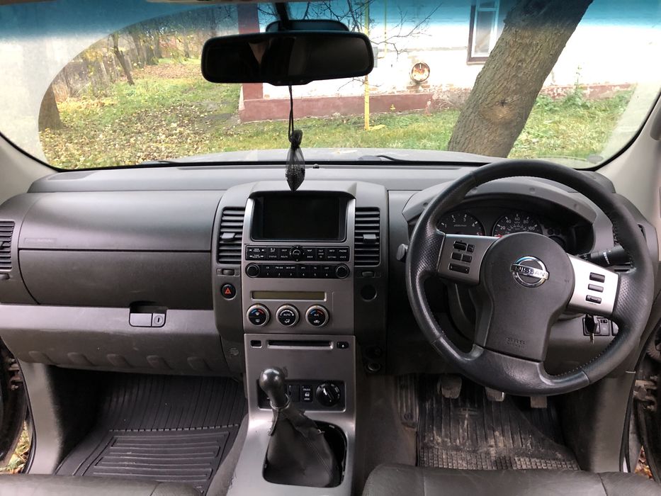 Продам Nissan Navara D40