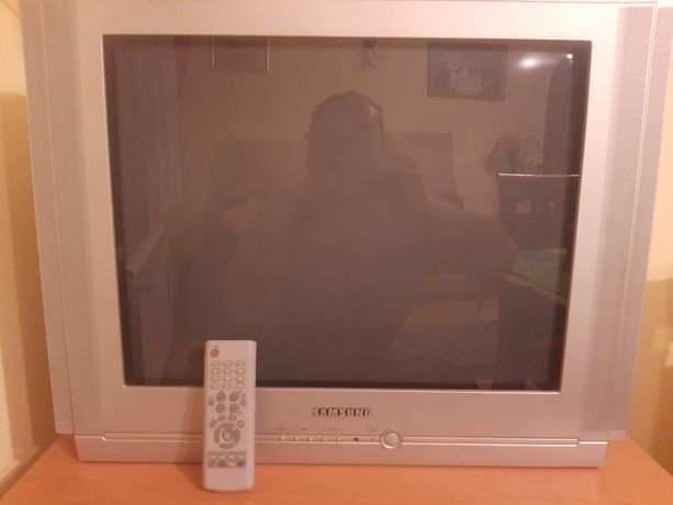 TV 25 cali Samsung