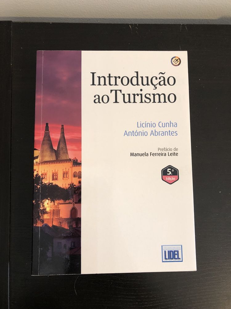 Livro “Introdução ao Turismo”