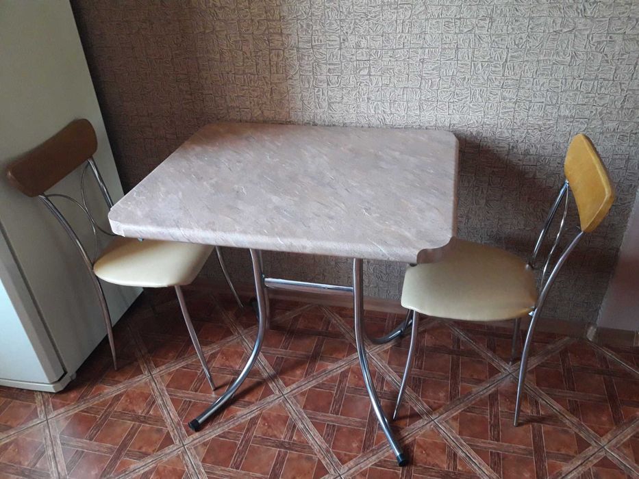 Кухоний обідній стіл+3 стільца