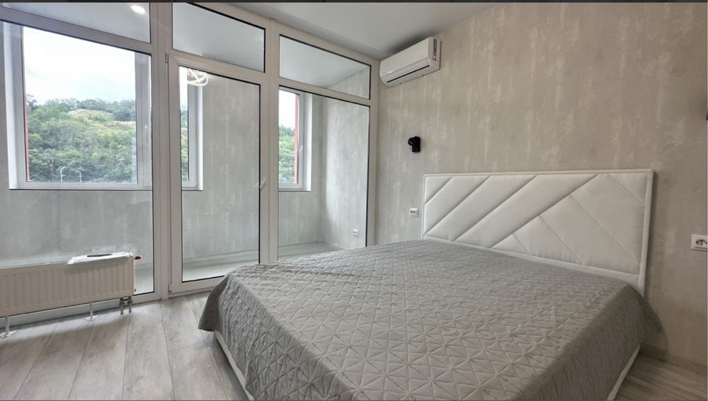 Продаж/Квартира/Київ, Голосіївський район, вул. Столичне шосе, 4