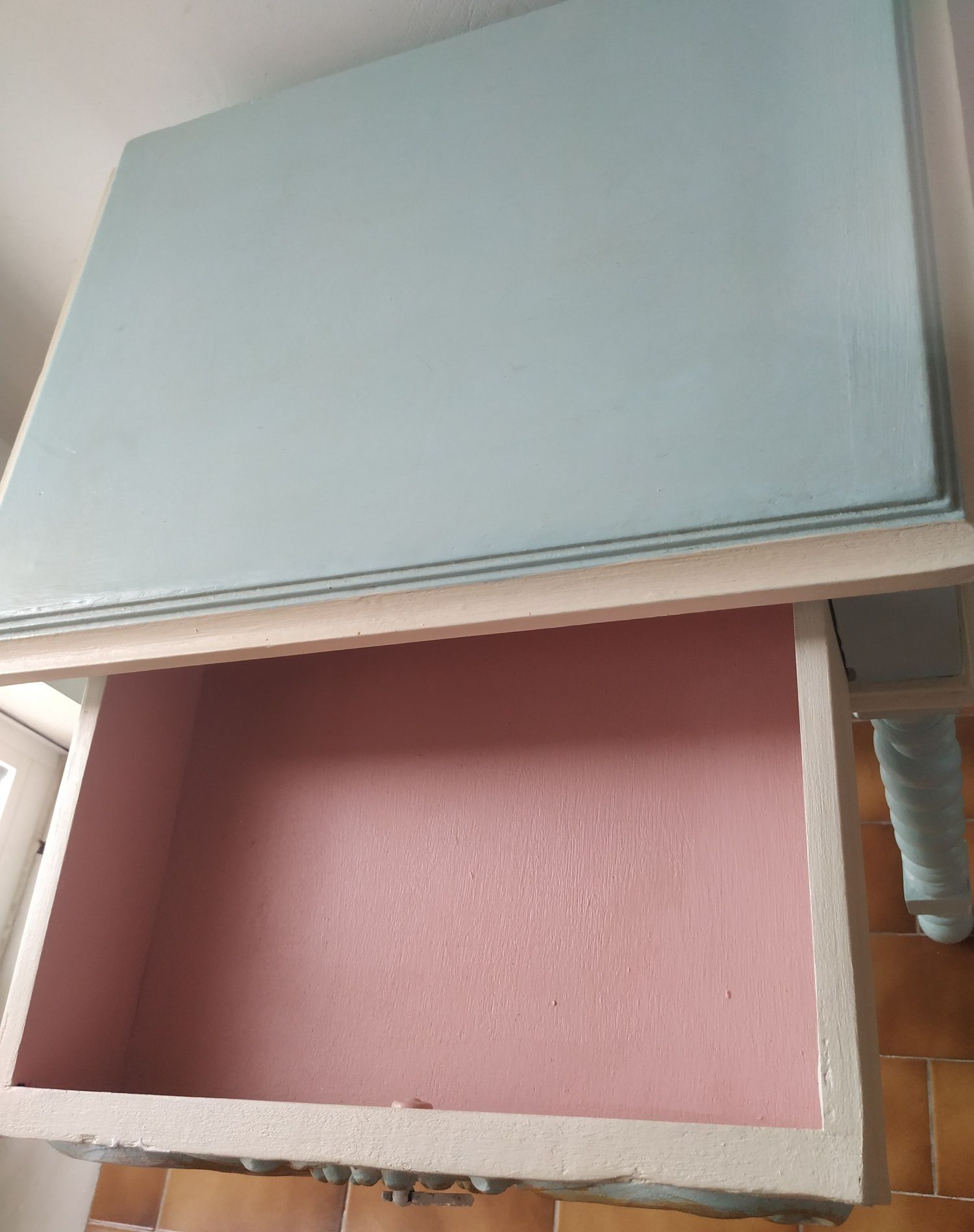 Duas mesas apoio ou cabeceira em chalk Paint (preço de cada)