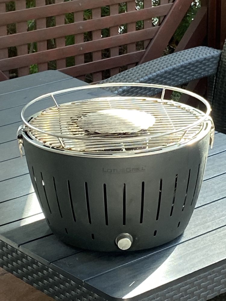 Lotus grill przenośny bezdymny węglowy ogrodowy LOTUSGRILL na brykiet