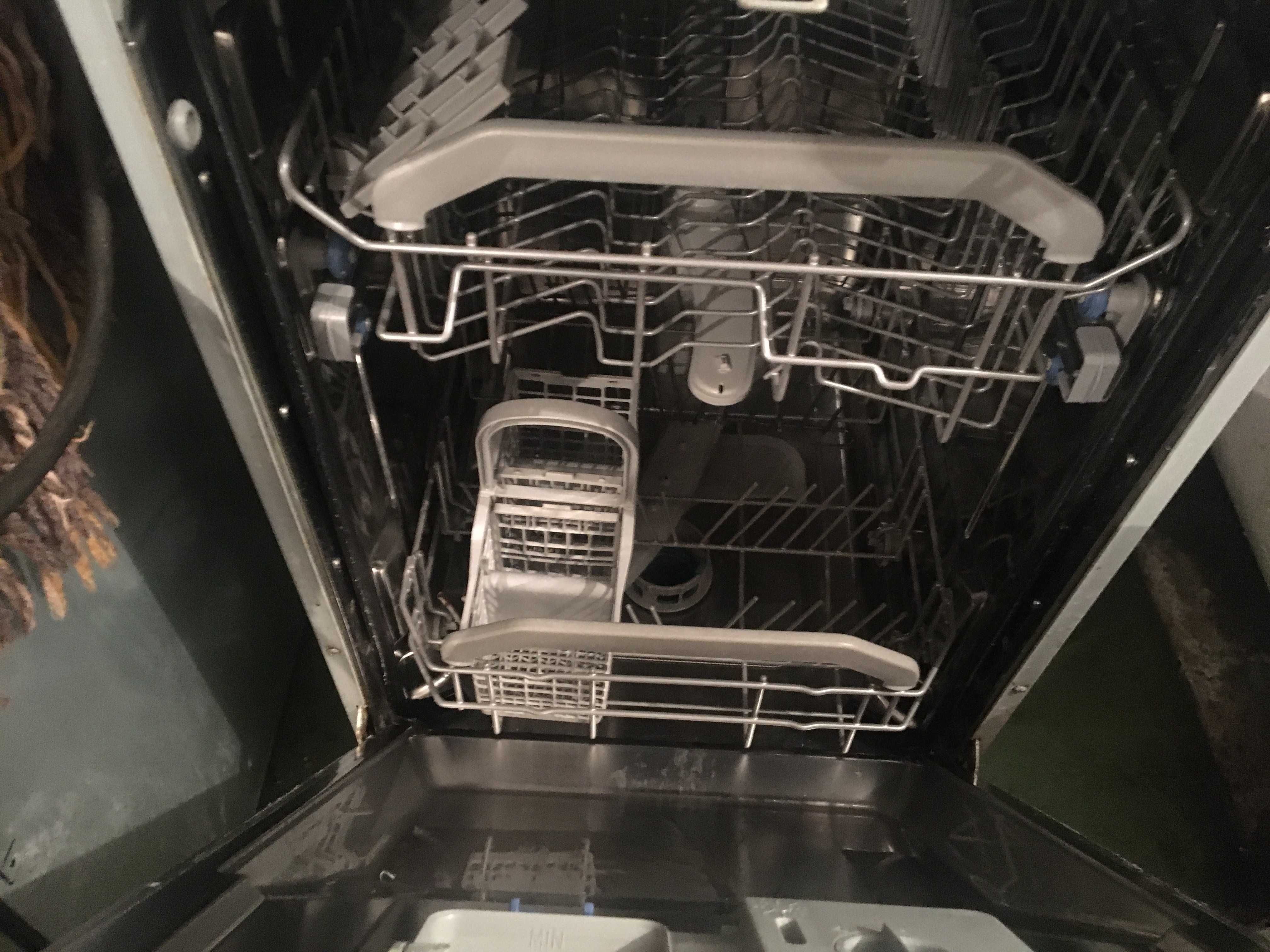 zmywarka wąska hotpoint ariston lst328 a/ha , sprawna , pod zabudowę