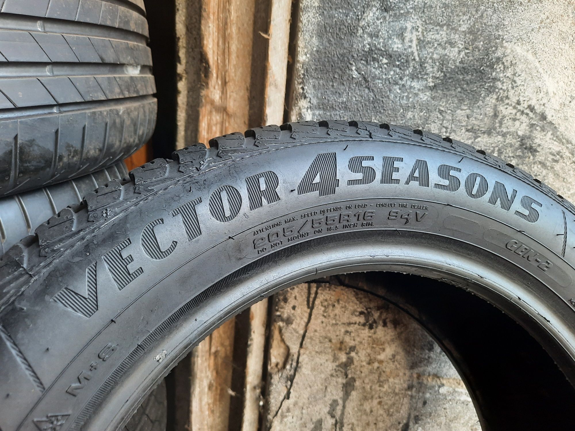 Всесезонні шини 205/55 R16 94V Goodyear Vector 4Seasons Gen-2 XL 2шт.