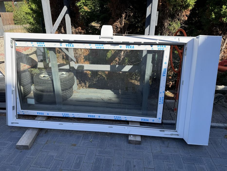 Nowe okno balkonowe VEKA 210x117cm z roletą zewnętrzną