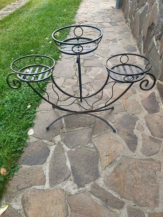 Підставка для квітів. Ручна робота, ковані вироби.