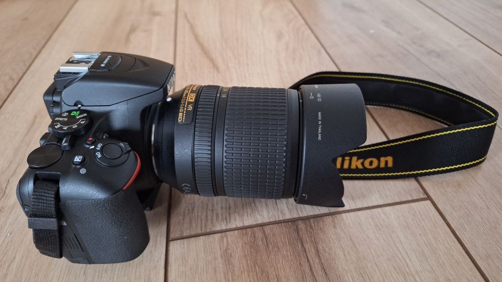 Nikon D5600 + AF-S Nikkor 18-140 mm f/3.5-5.6G ED VR
O