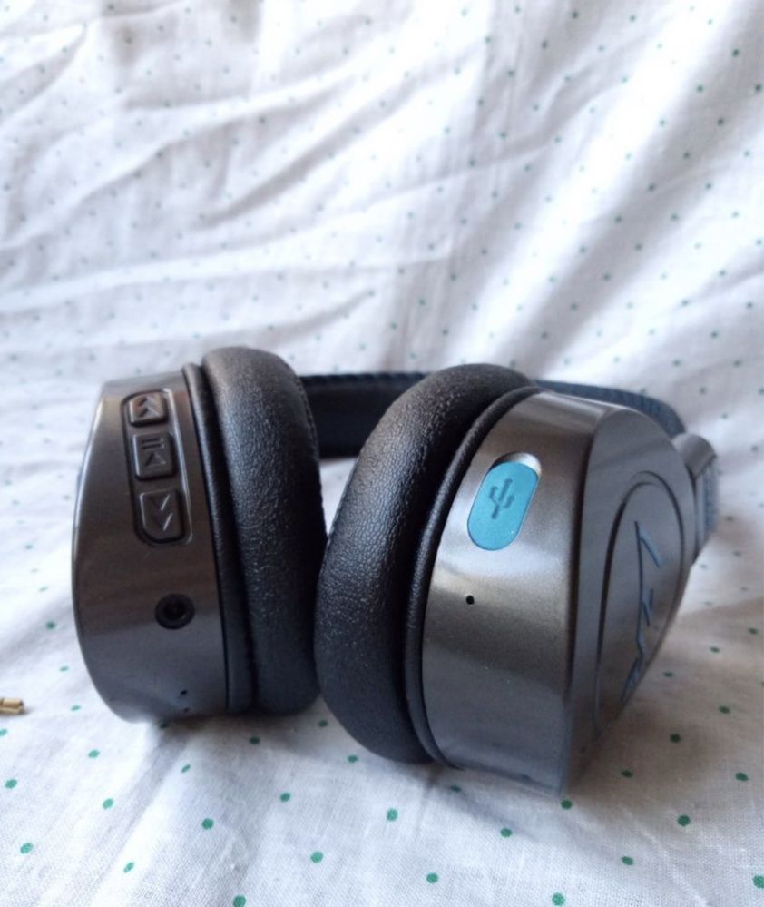 Magnat LZR 568BT Black/Blue наушники навушники