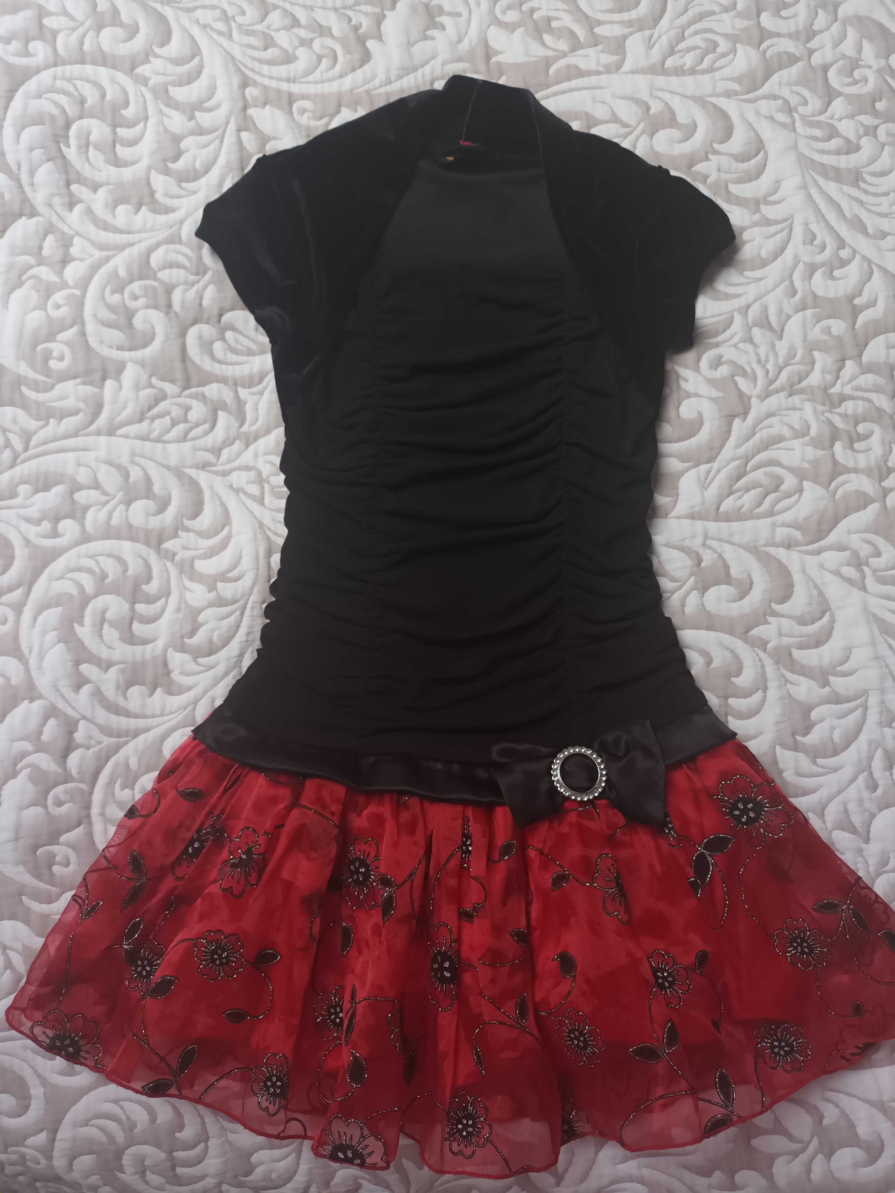 Sukienka, 8 lat czerwono czarna