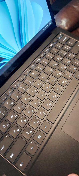 Гравировка клавиатуры Macbook. Лазерная гравировка на клавиатуре Киев