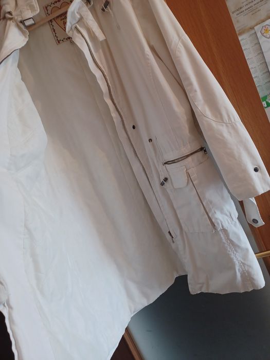 Parka branca com Carapuço removível