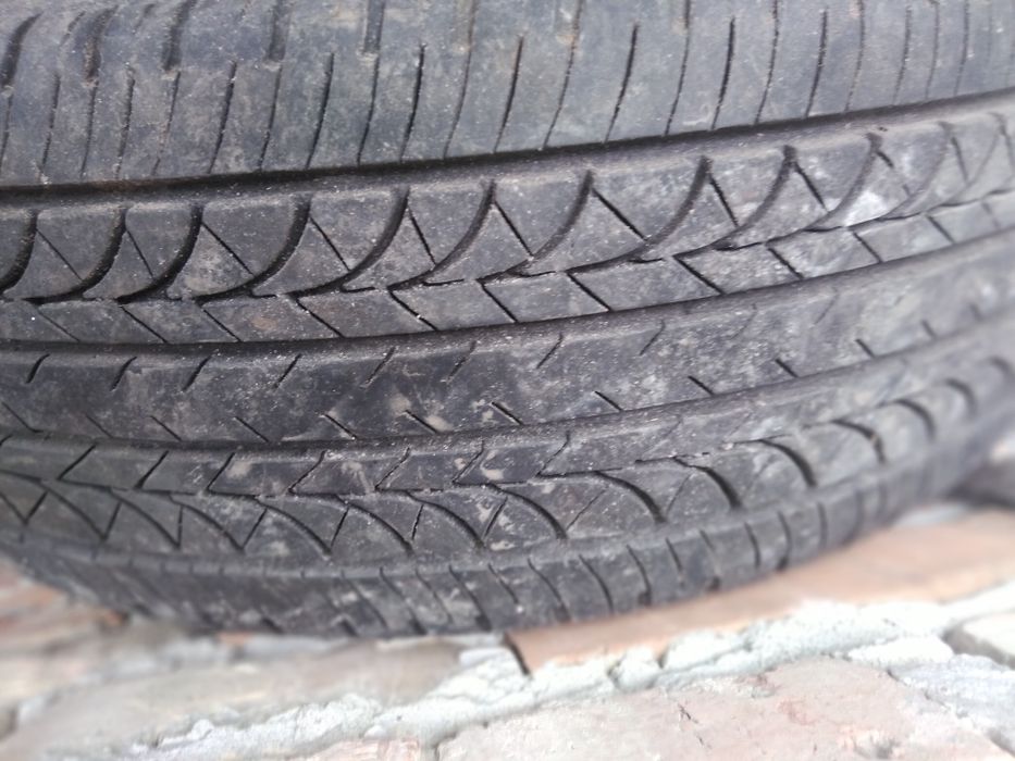 Продам одну шину 205×70×14