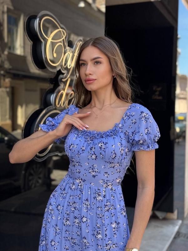 Изысканное летнее легкое, нежное женское платье с разрезом