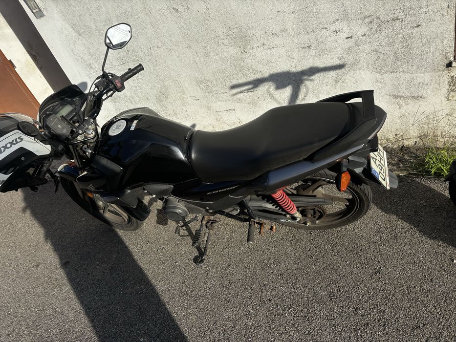 CB125F- ano 2022