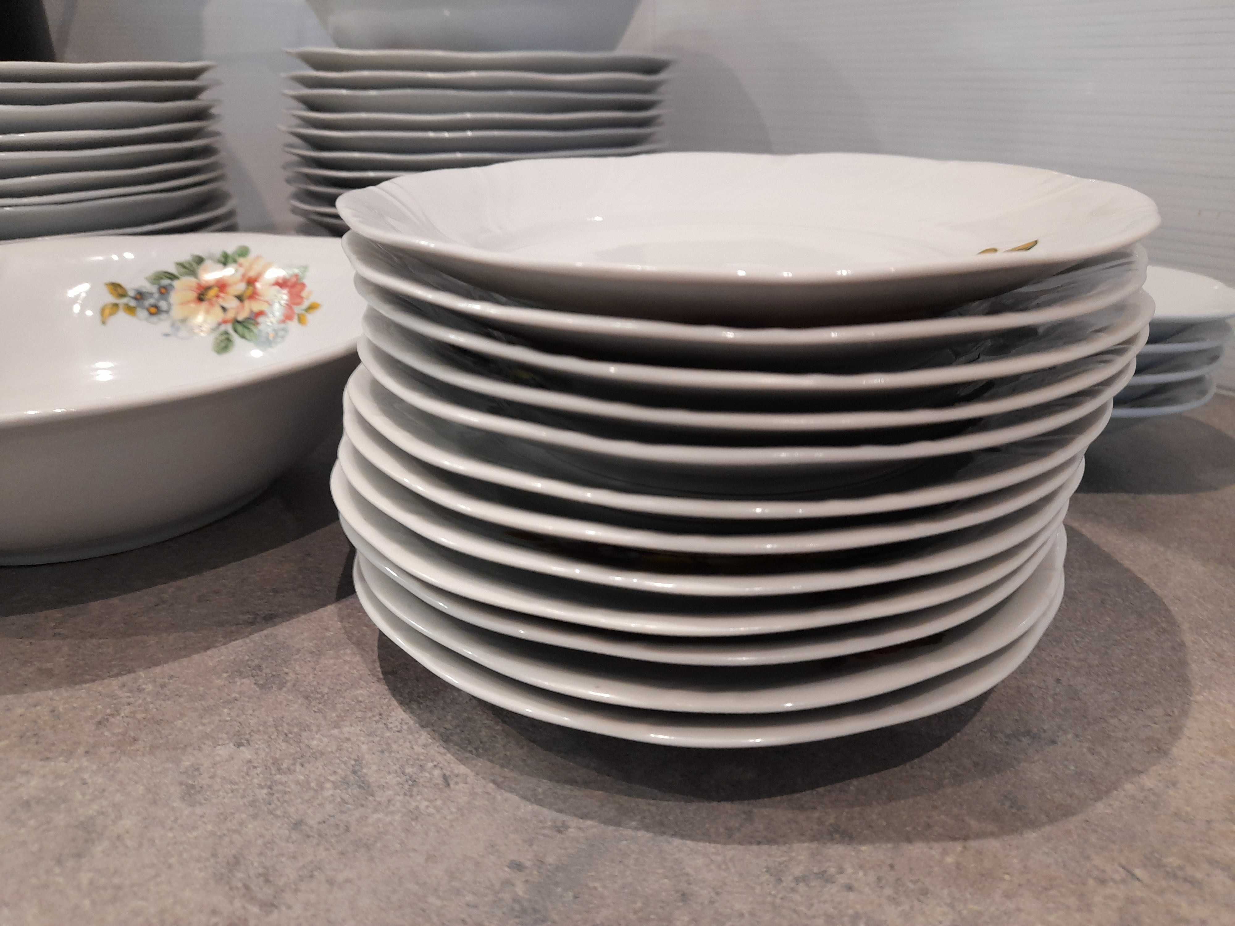 serwis obiadowy porcelana Książ kompletny 12 osób - 43 elementy