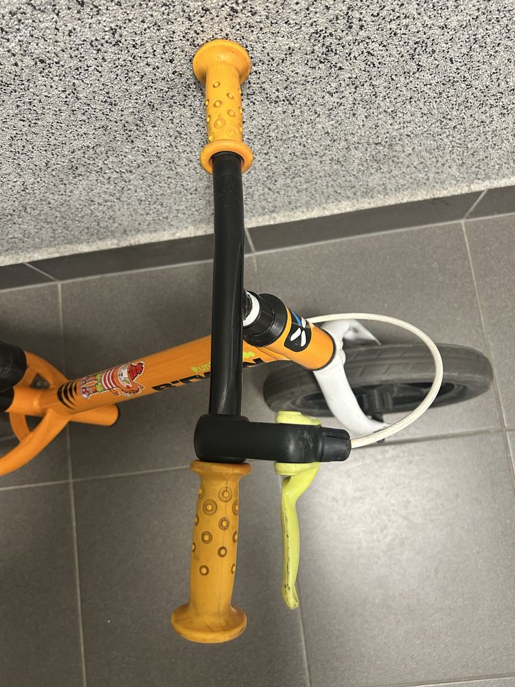 rowerek biegowy Decathlon b-twin z hamulcem 10''