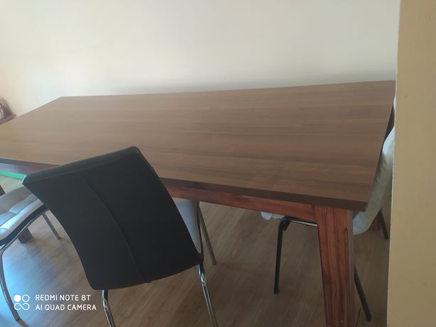 Stół do jadalni - duży, drewniany