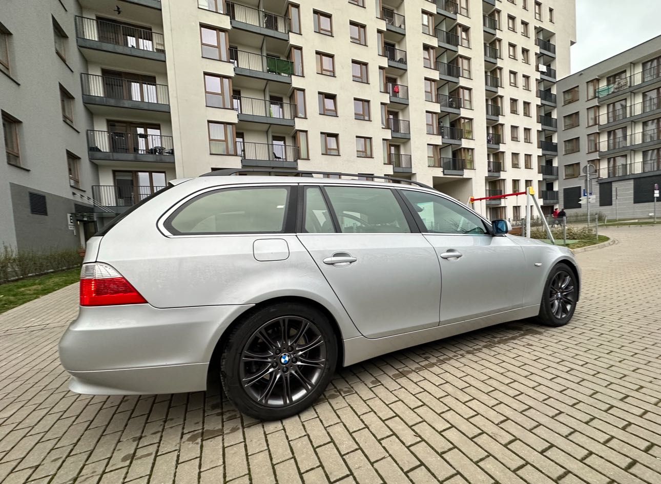 Sprzedam swój samochód BMW E61 525D