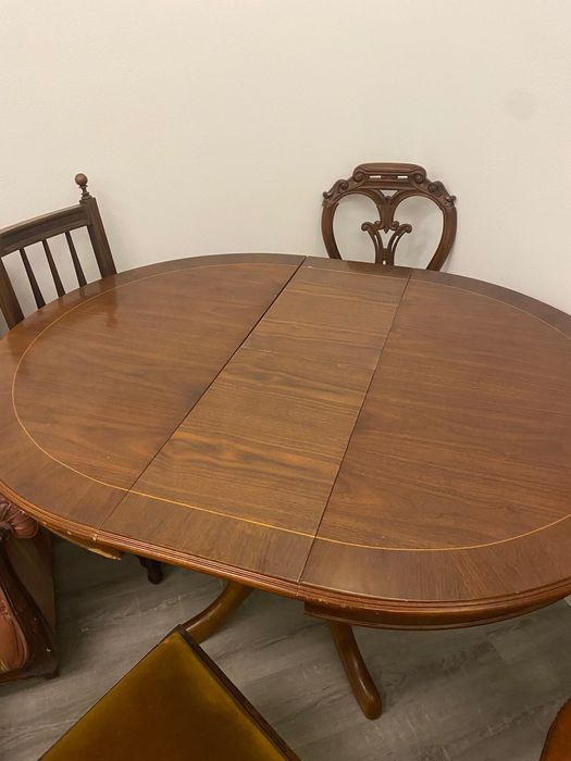 Mesa redonda extensível + 4 cadeiras