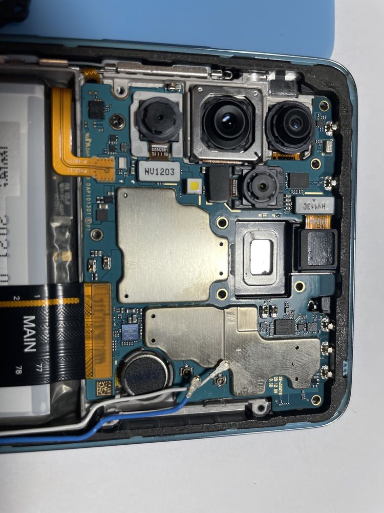 Samsung A52 A525 на запчасти , дисплей разбит , нет изображения ,корпу