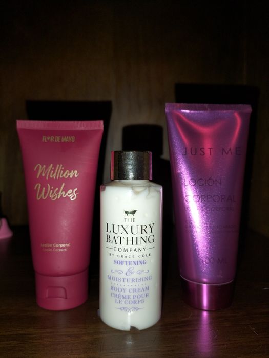Lote cremes e perfumes