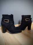 Eleganckie buty na obcasie