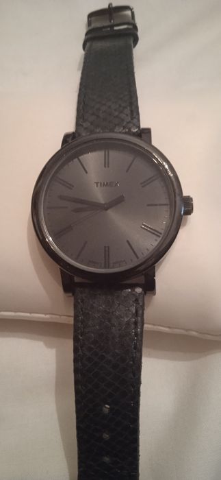 Relógio unisexo TIMEX, mostrador preto com iluminação