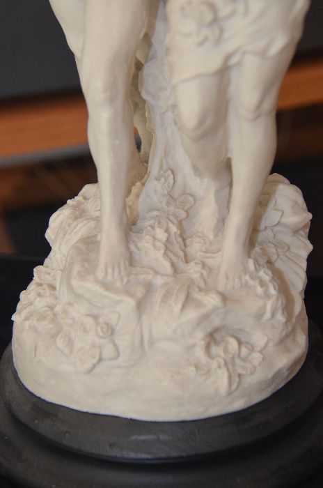 Figurka, August Moreau, Alabaster