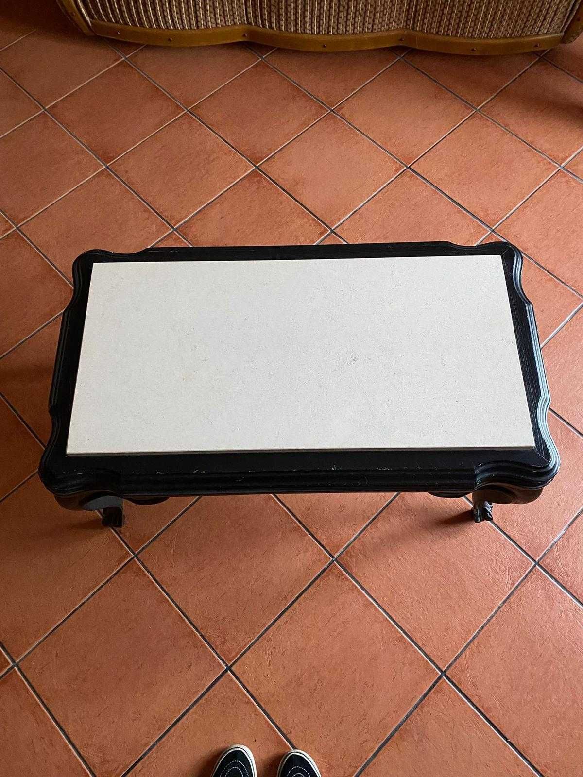 Mesa de apoio de sala