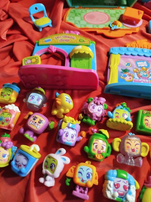 колекція фігурок моджи попс