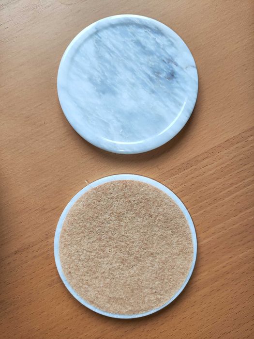 Conjunto poisa copos em Mármore natural