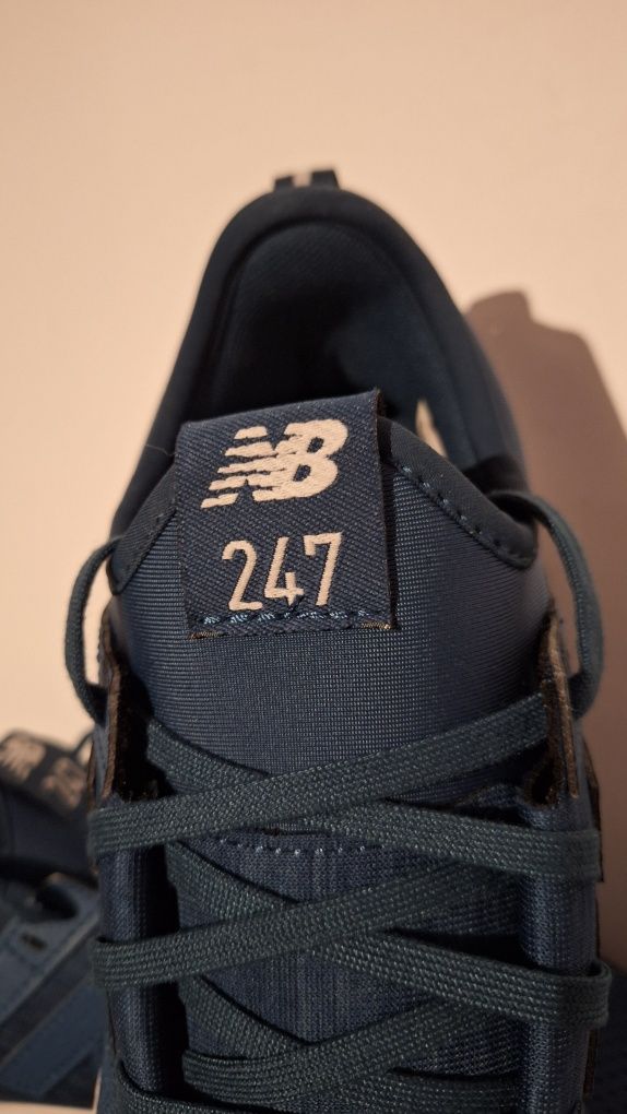 Buty sportowe New Balance modny kolor  rozmiar 40.5 / wkładka 26 cm