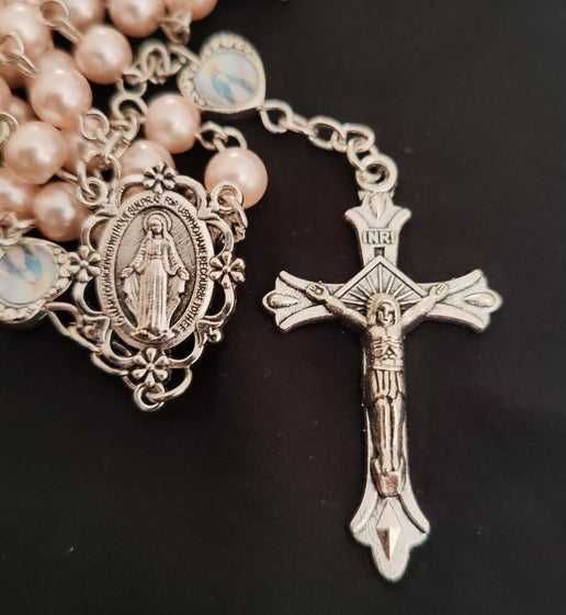 Rosário Jacinta - Terço / Colar Religioso c/ perolas brancas