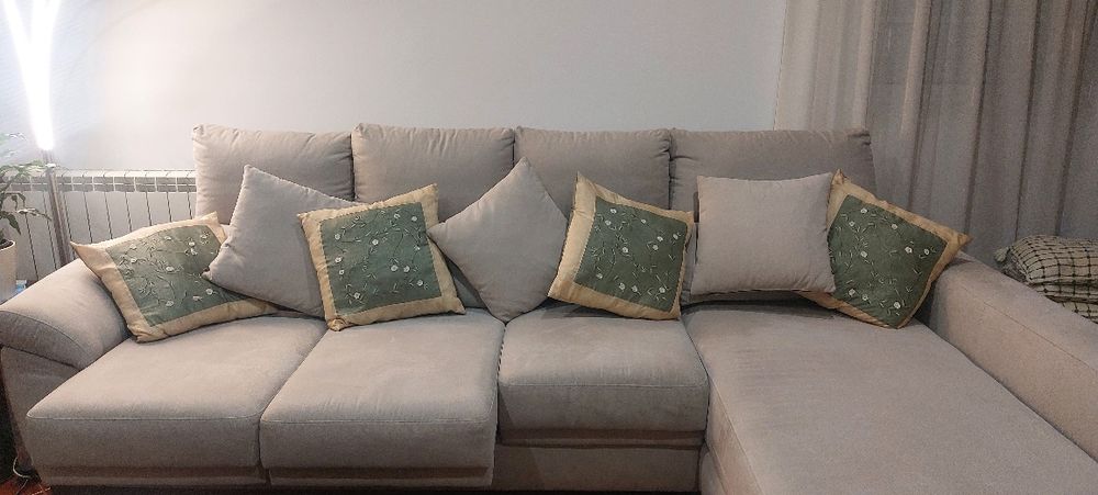 Sofá com chaise longue 4 lugares