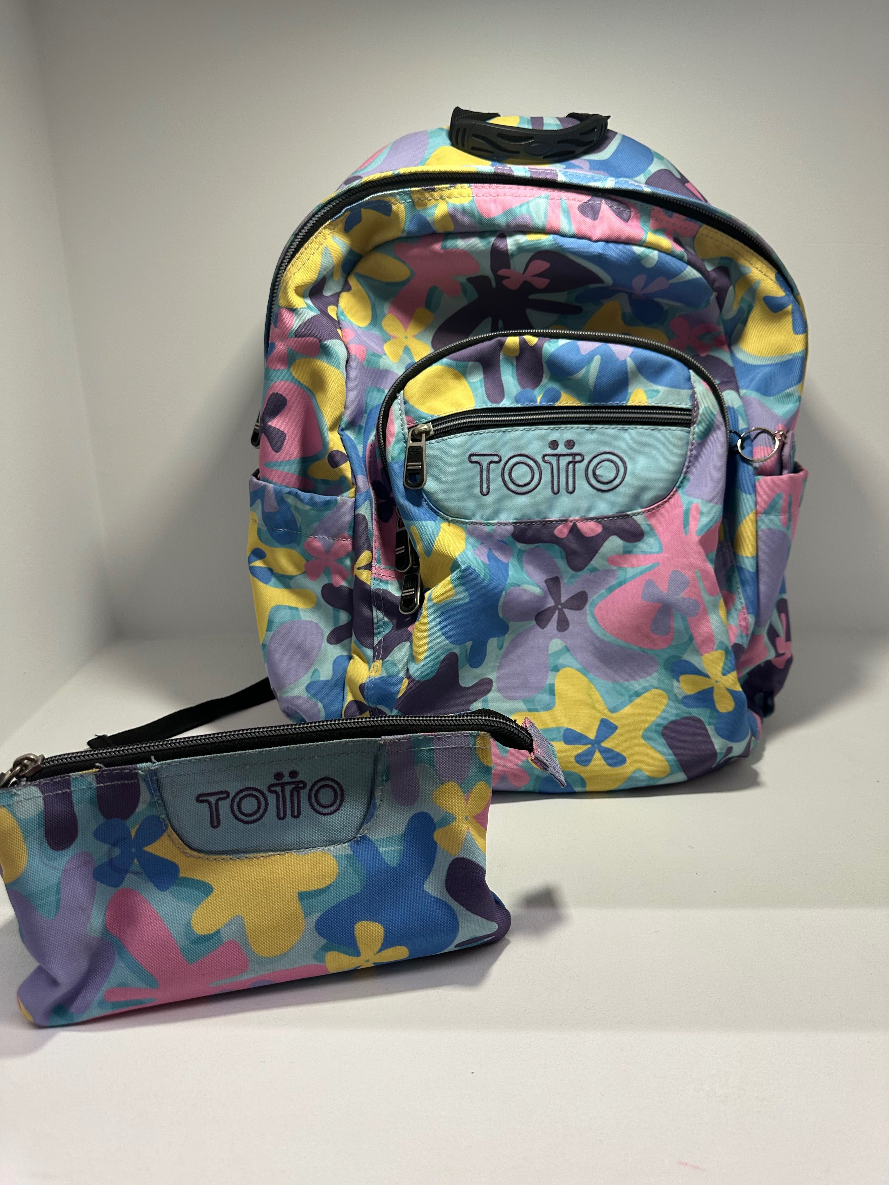 Mochila escola Totto e estojo