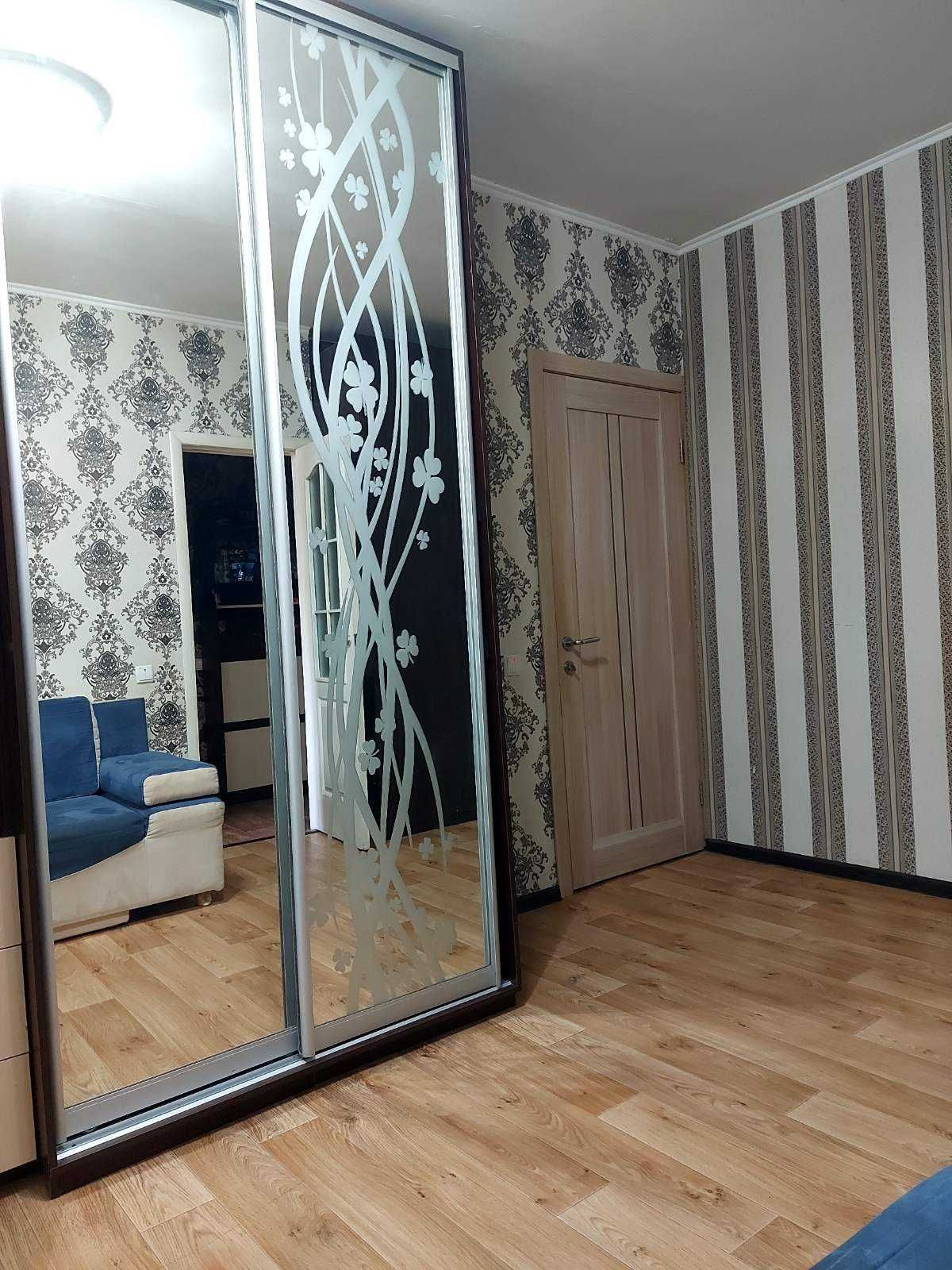 Продам об'єднані 2 квартири (70м²), 2 балкони + гараж