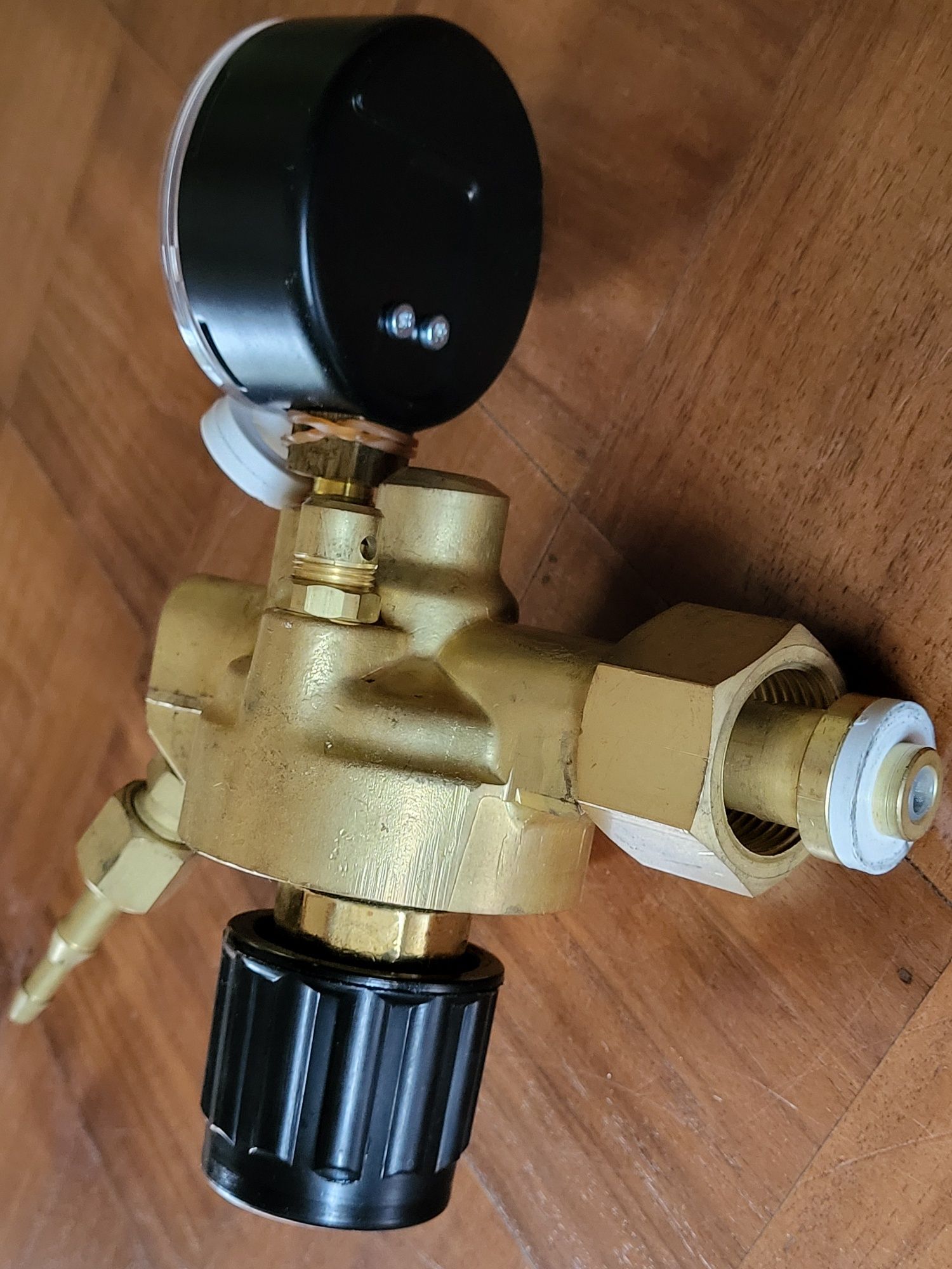 Reduktor CO2 i Argon firmy Perun