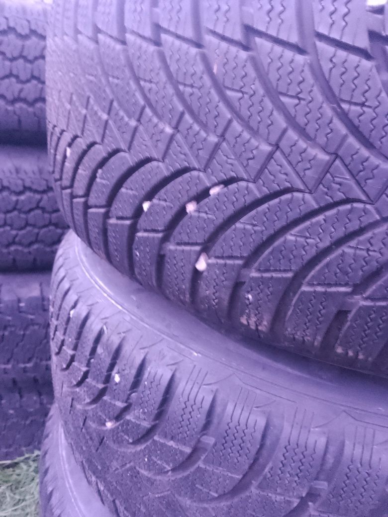 Opony zimowe 235/60 r16 Nexen jak nowe