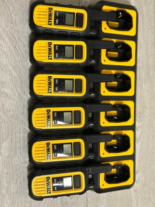 РАЦІЇ DEWALT DXFRS300 6 шт. + 6-ти портовий ЗП до них DXFRSCH6-300
