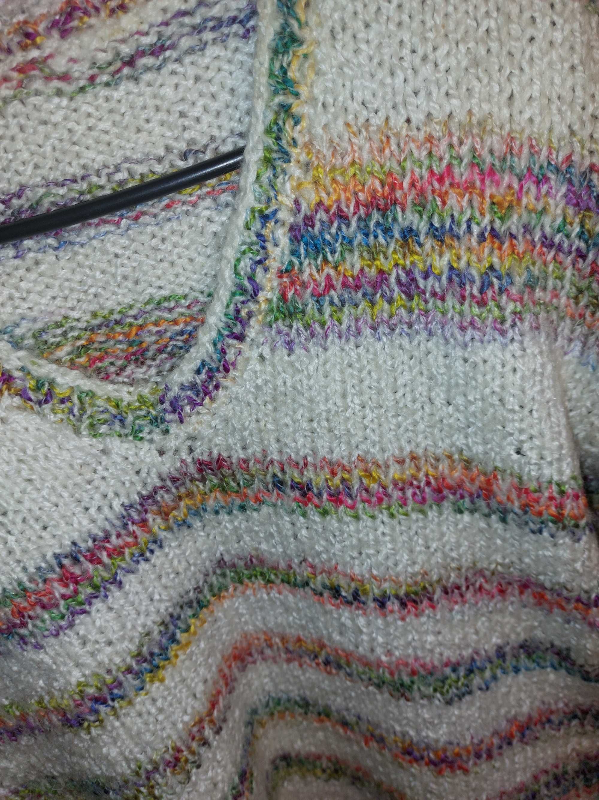 Kolorowy sweter w pasy, handmade